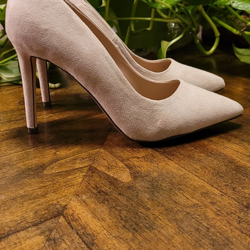 Call it spring suede pump - Picture 4 of 9
